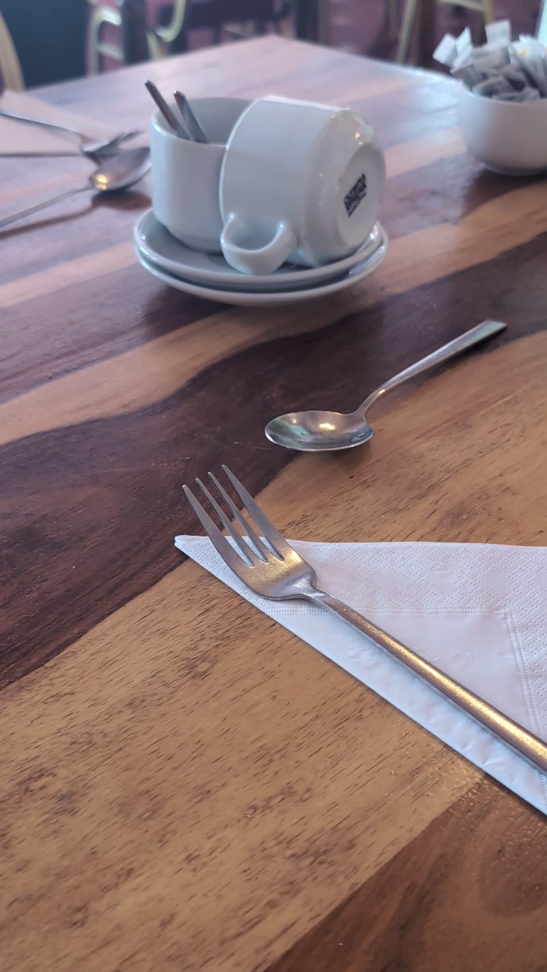 Dining table setting